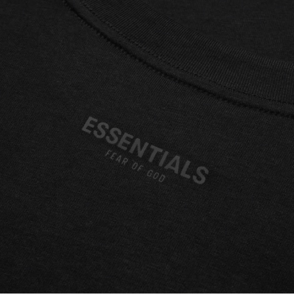 ✅ Essentials Fear Of God Men’s Tee Plain Black - Picture 3 of 9